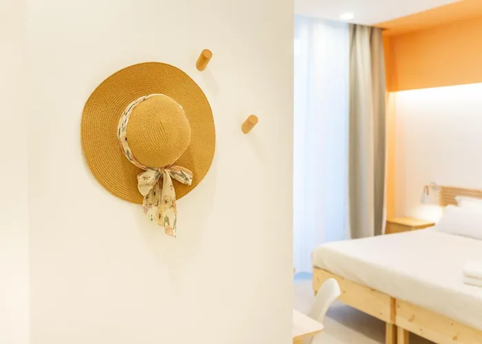 6th Land - Rent La Spezia